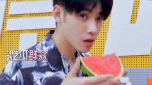 吃瓜看帅哥,邂逅魅力型男