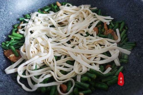 吃瓜厨房焖面,家常美味，一锅搞定