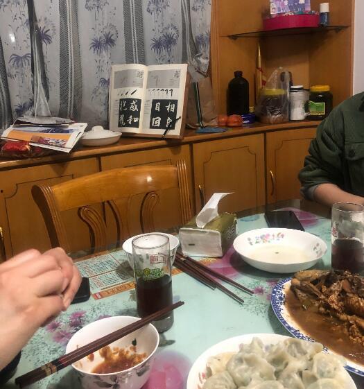 婆婆吃瓜吃到自己家里,引发家庭欢乐风波